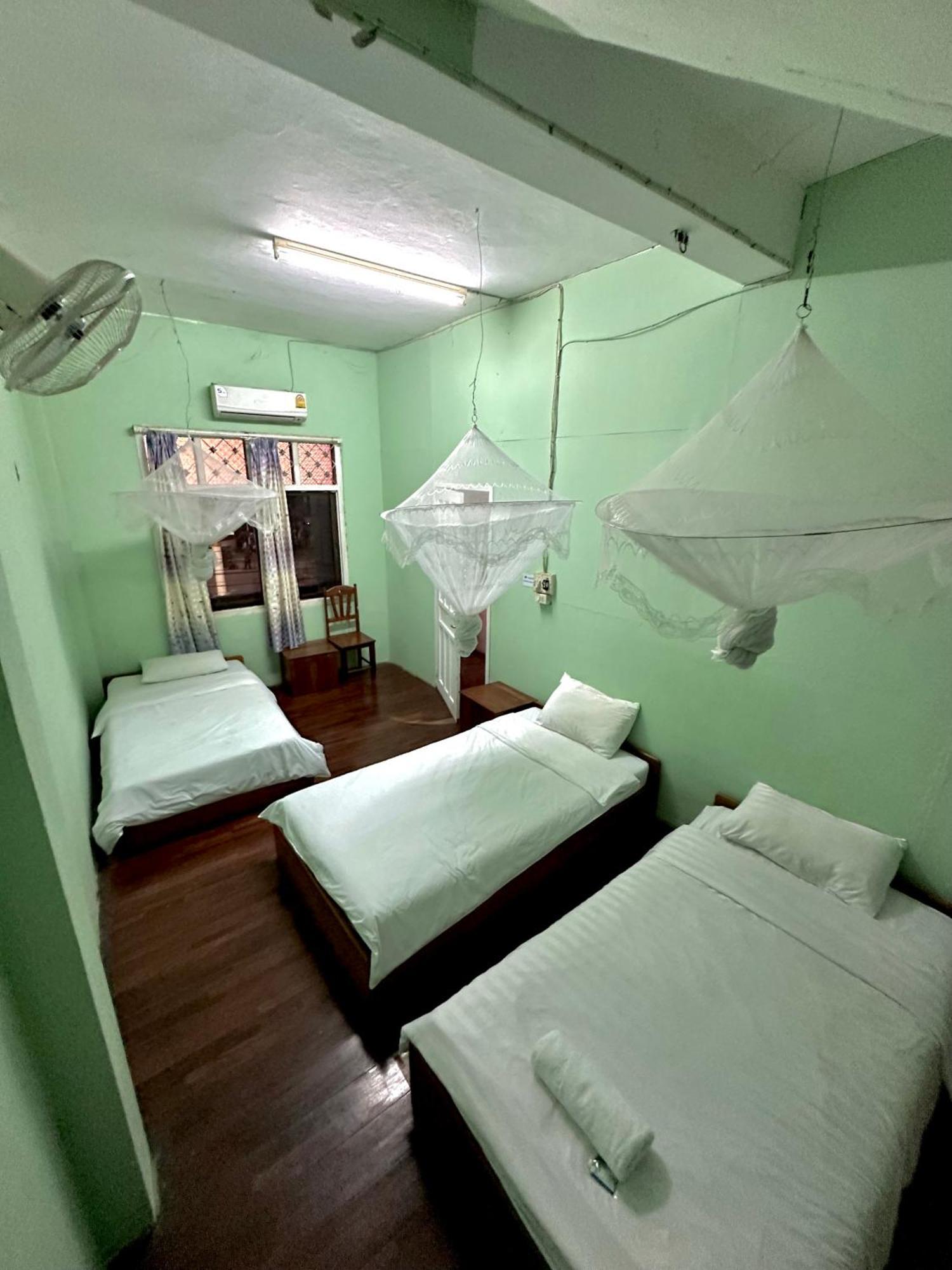 Kfg Guesthouse Тхакхэк Экстерьер фото