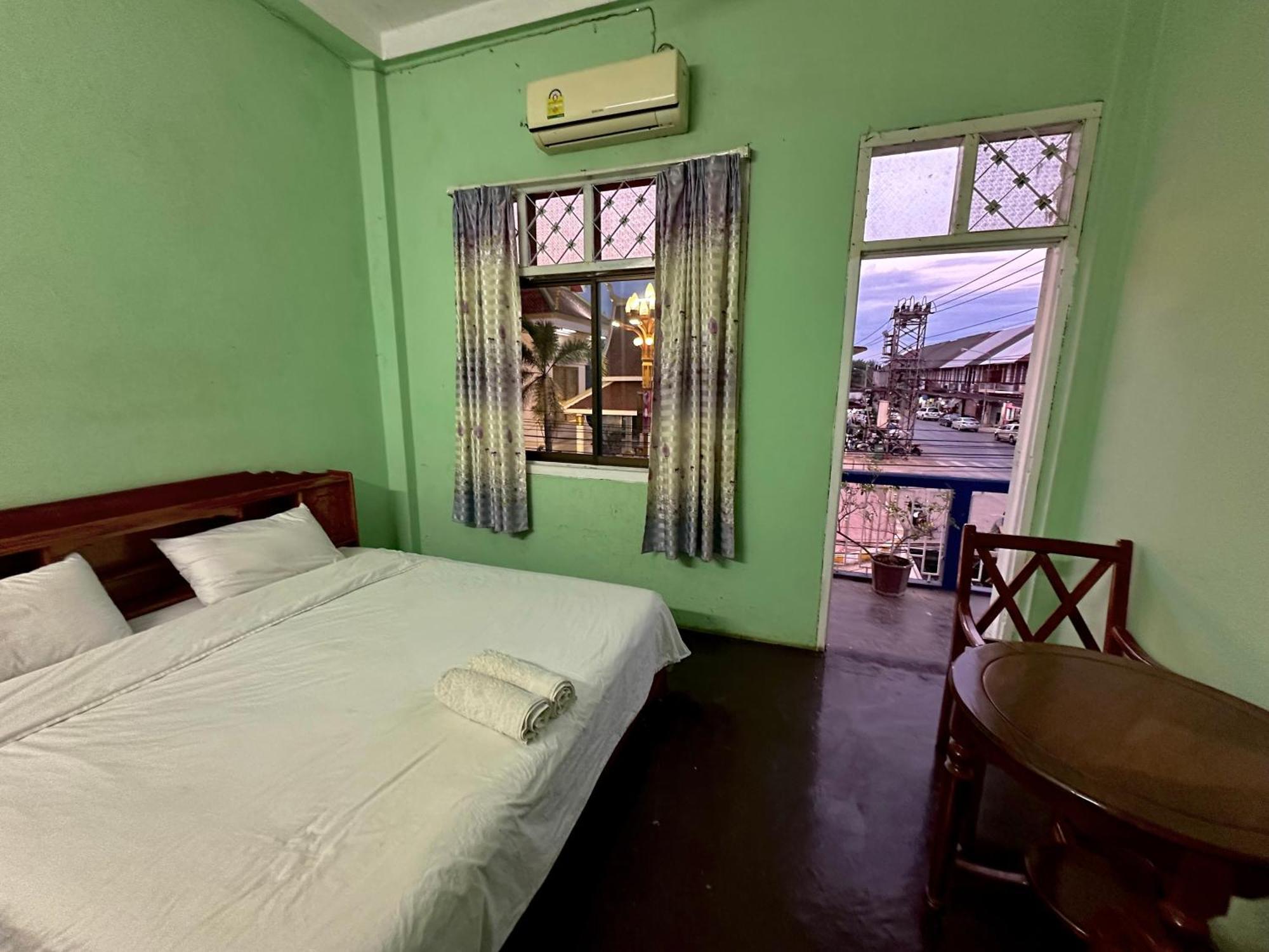Kfg Guesthouse Тхакхэк Экстерьер фото