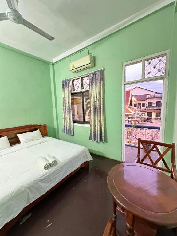 Kfg Guesthouse Тхакхэк Номер фото